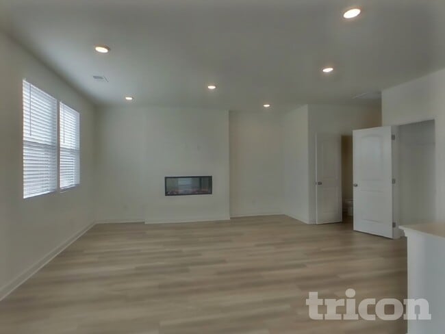 5311 Carnegie Rd in Old Hickory, TN - Foto de edificio - Building Photo