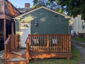 158 College St in Middletown, CT - Building Photo