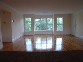 50 B St, Unit #6 in Boston, MA - Foto de edificio - Building Photo