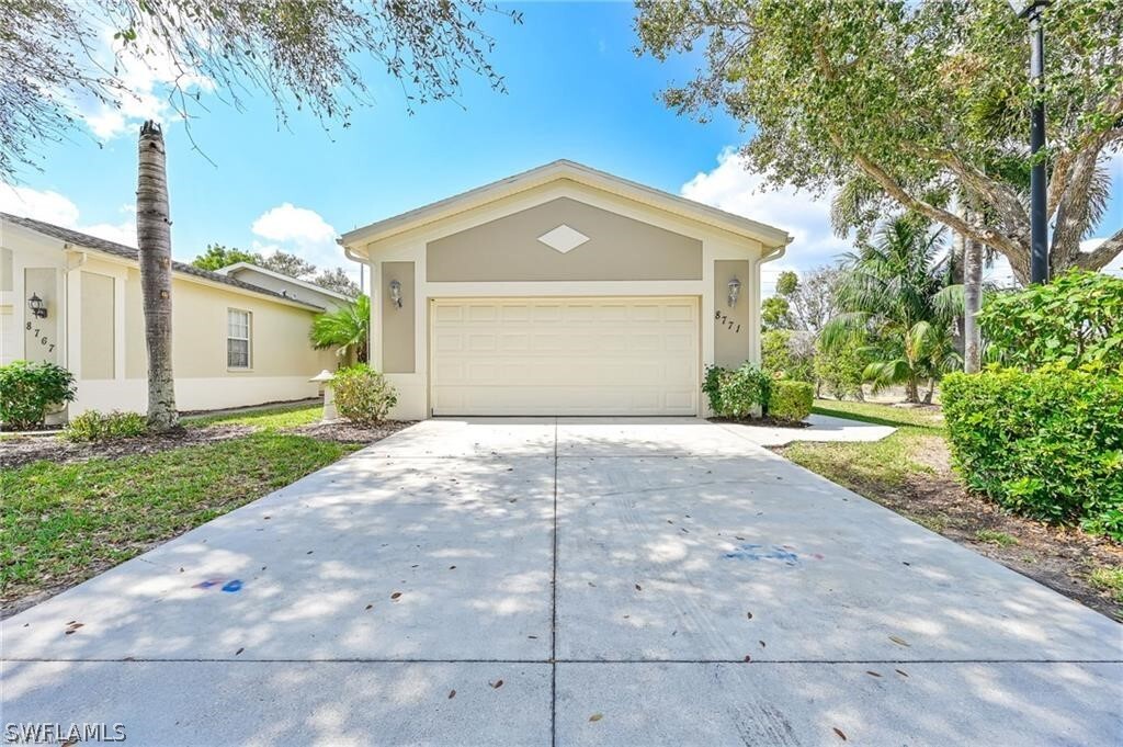 8771 Ibis Cove Cir in Naples, FL - Building Photo