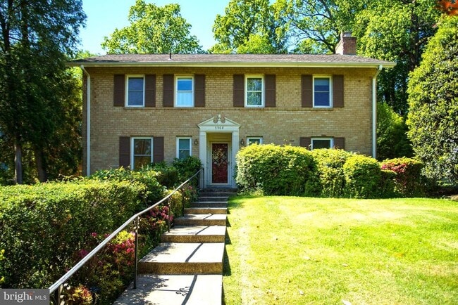 property at 5908 Walhonding Rd