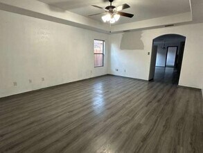 6005 Asis in Laredo, TX - Building Photo - Building Photo