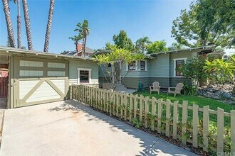 303 N Philadelphia St in Anaheim, CA - Building Photo - Building Photo