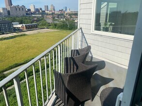 1900 Grove Ct, Unit Grove Court Penthouse in Cleveland, OH - Building Photo - Building Photo
