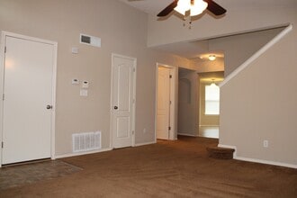 7013 Falling Leaf Cir in El Paso, TX - Building Photo - Building Photo