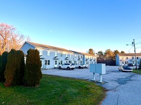 Old County Estates in Hampden, ME - Building Photo