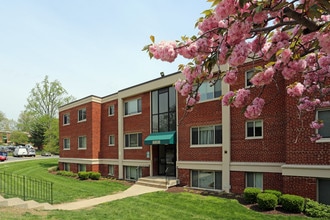 Paddington Square in Silver Spring, MD - Building Photo - Building Photo