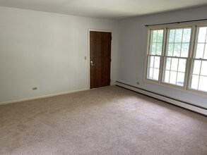 33 N Jane Dr in Elgin, IL - Building Photo - Building Photo