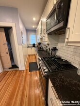 87 Browne St, Unit 1 in Brookline, MA - Foto de edificio - Building Photo