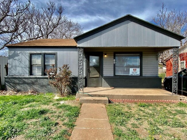 106 N Vernon Ave in Lubbock, TX - Building Photo - Building Photo