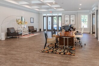 Park Circle Village Apartments in North Charleston, SC - Foto de edificio - Building Photo