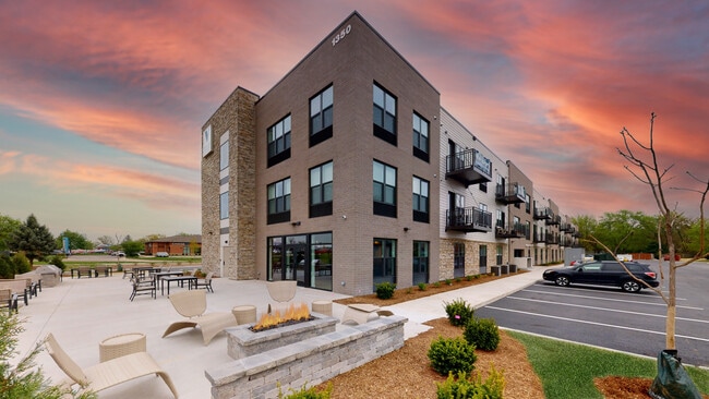 The Vantage Naperville in Naperville, IL - Building Photo - Building Photo
