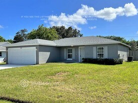 550 SE Whitmore Dr in Port St. Lucie, FL - Building Photo