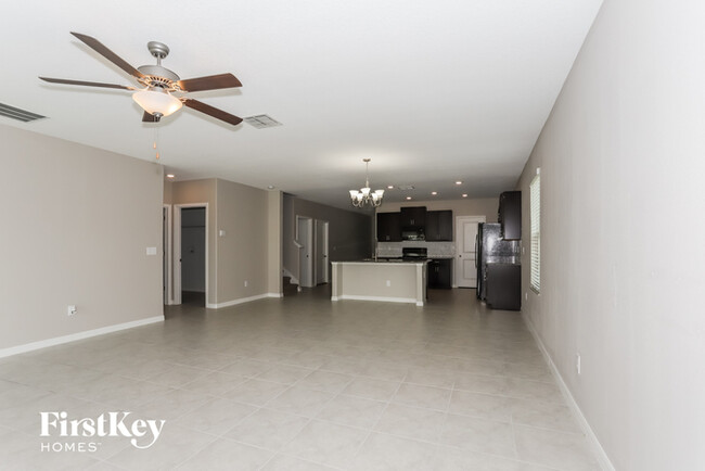 10226 Bright Crystal Ave in Riverview, FL - Building Photo - Building Photo