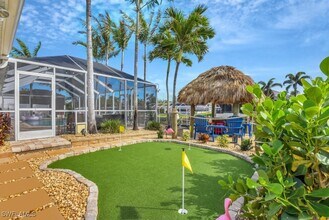 4407 Pelican Blvd in Cape Coral, FL - Foto de edificio - Building Photo