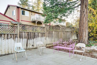 17777 Camelot Ln in Castro Valley, CA - Foto de edificio - Building Photo