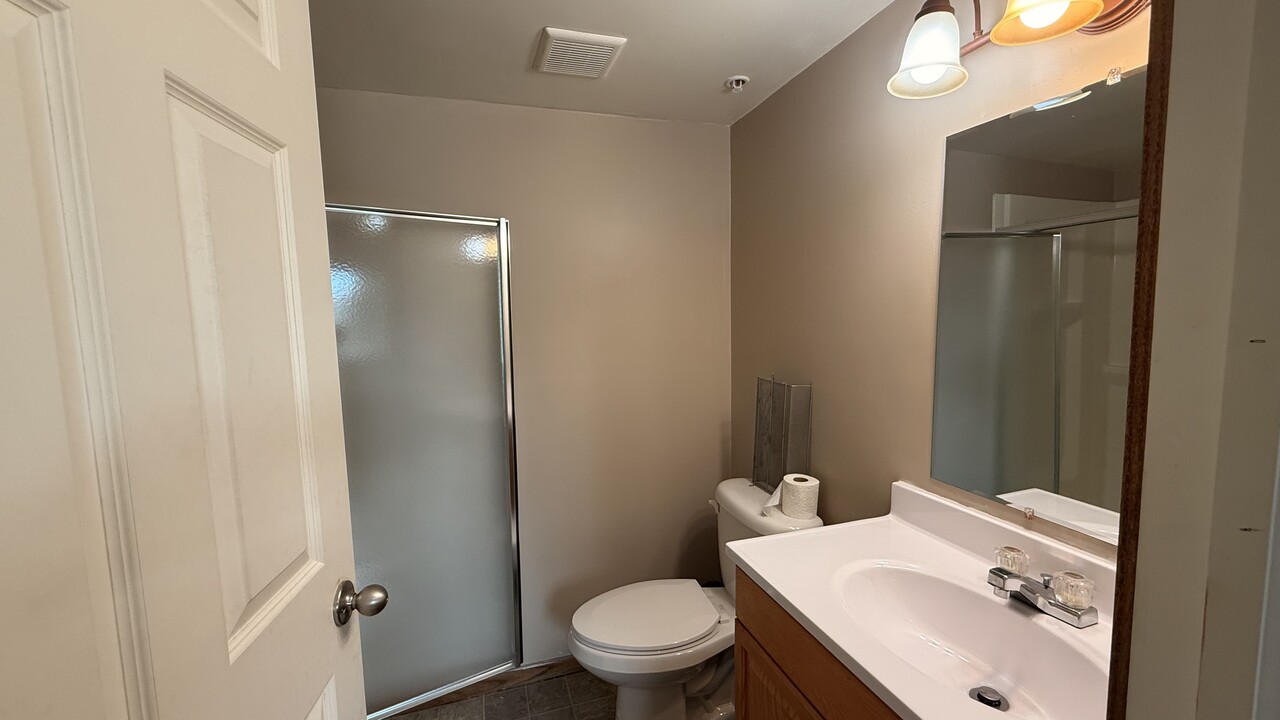 9973 Pincherry Ln in Eden Prairie, MN - Building Photo