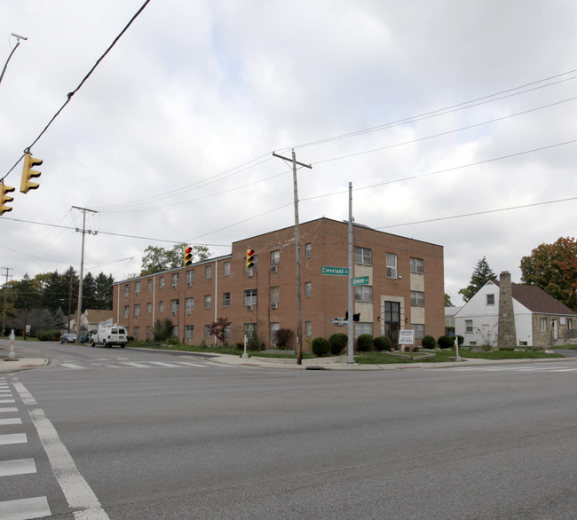 Cleve-Royal Apartments in Columbus, OH - Building Photo - Building Photo