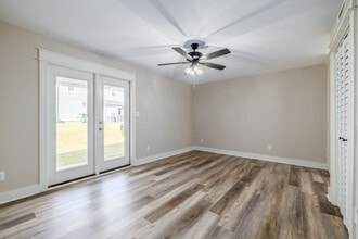 Magnolia on Melody Townhomes in Valdosta, GA - Building Photo - Interior Photo