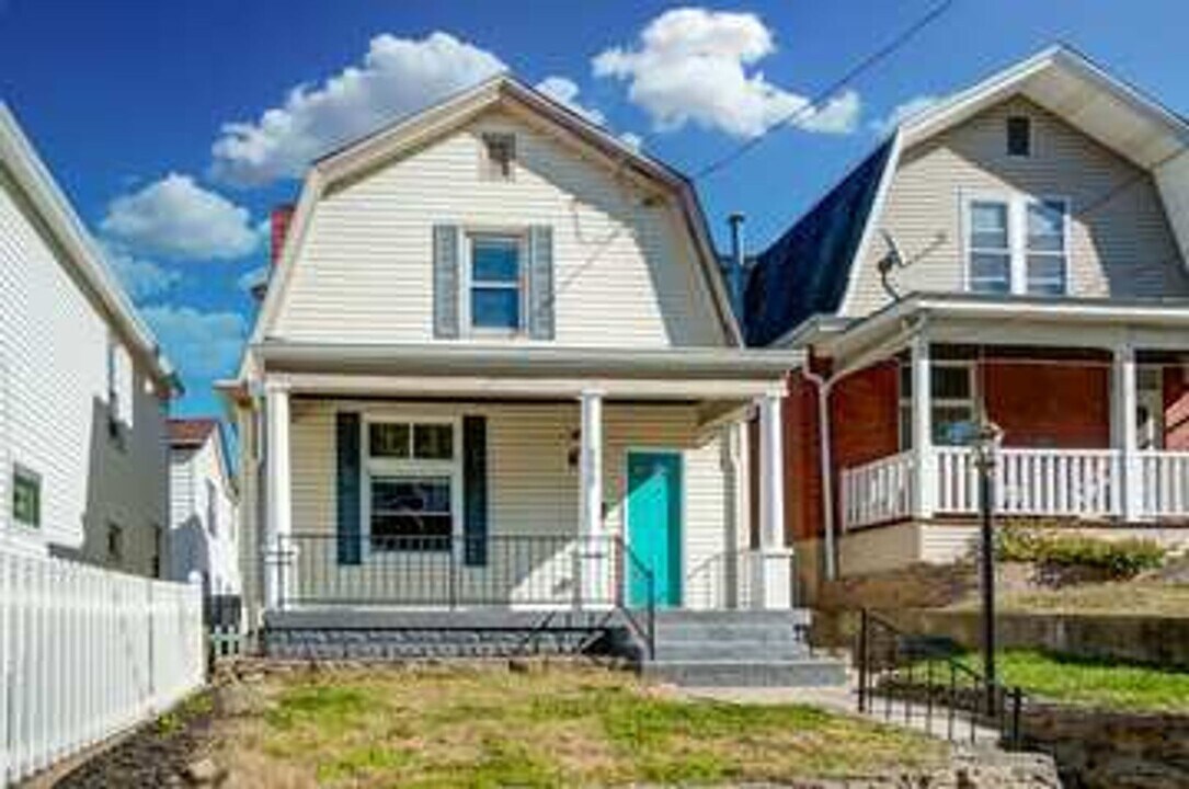 303 Dayton Ave in Dayton, KY - Building Photo