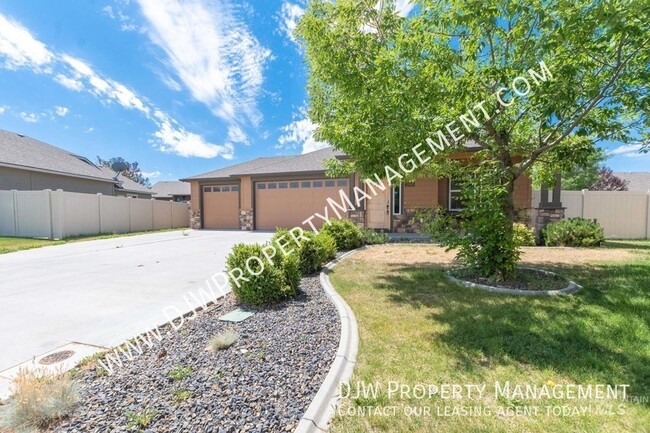 2008 S Belknap Loop in Nampa, ID - Building Photo - Building Photo