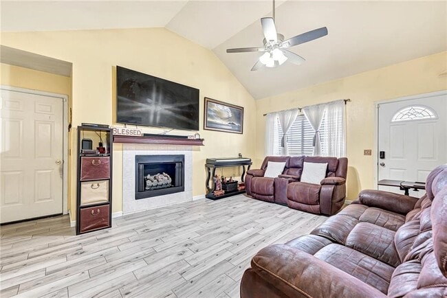 122 S Bailey St in Lowell, AR - Building Photo - Building Photo