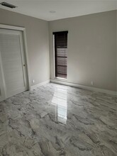 5406 Bayberry Ln in Tamarac, FL - Foto de edificio - Building Photo