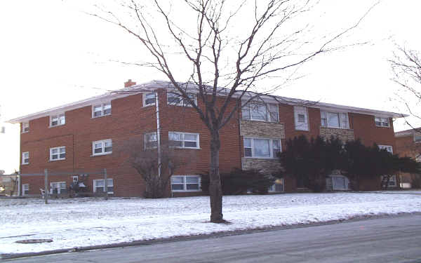 555 N Valerie Ln in Addison, IL - Building Photo - Building Photo