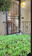 2226 S Carmelina Ave in Los Angeles, CA - Building Photo - Building Photo