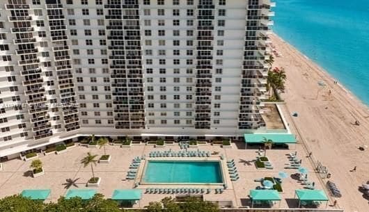3725 S Ocean Dr in Hollywood, FL - Foto de edificio - Building Photo
