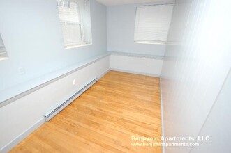 1 Remington St, Unit 1 Armington St. Allston in Boston, MA - Foto de edificio - Building Photo