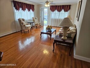 49 Castle Harbor Dr in Toms River, NJ - Building Photo - Building Photo