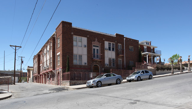 Earl-Francis in El Paso, TX - Building Photo - Building Photo