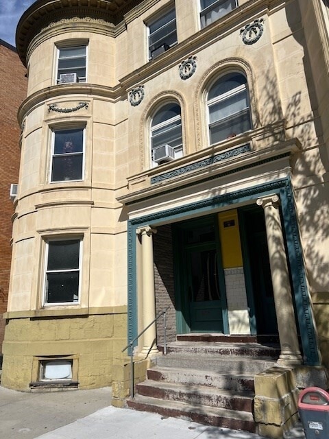 property at 675 Washington St