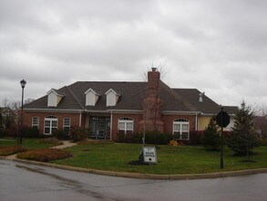 3842 Carberry Dr in Dublin, OH - Foto de edificio - Building Photo