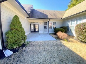 302 Garden Cir in Canton, GA - Building Photo - Building Photo