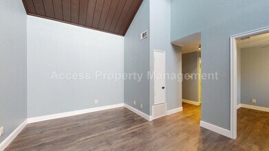 2900 Andre Ln, Unit 237 in Turlock, CA - Building Photo - Building Photo