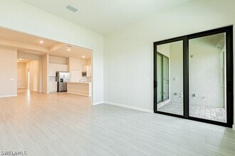 2037 Yellowfin Cir in Naples, FL - Building Photo - Building Photo