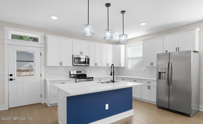 32 E 10th St in Jacksonville, FL - Building Photo - Building Photo