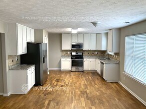 1418 Fall River Dr in Conyers, GA - Building Photo - Building Photo