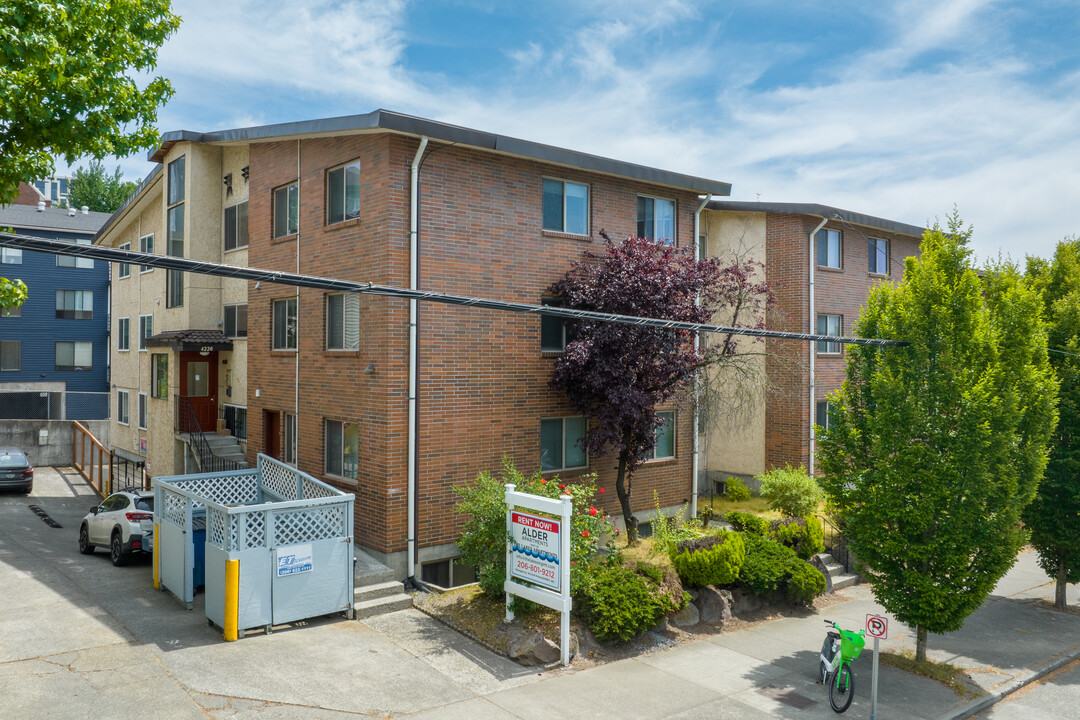 Blue Lake Apartments in Seattle, WA - Building Photo