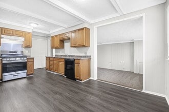 34000 Fernwood St in Westland, MI - Building Photo - Building Photo