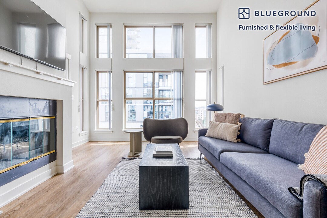 11000 NE 10th St-Unit -FL4-ID331 in Bellevue, WA - Foto de edificio