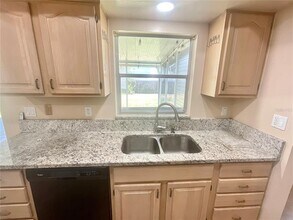 2239 Tulip Tree Ln in Clearwater, FL - Building Photo - Building Photo