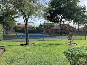 10337 NW 8th St in Pembroke Pines, FL - Building Photo - Building Photo