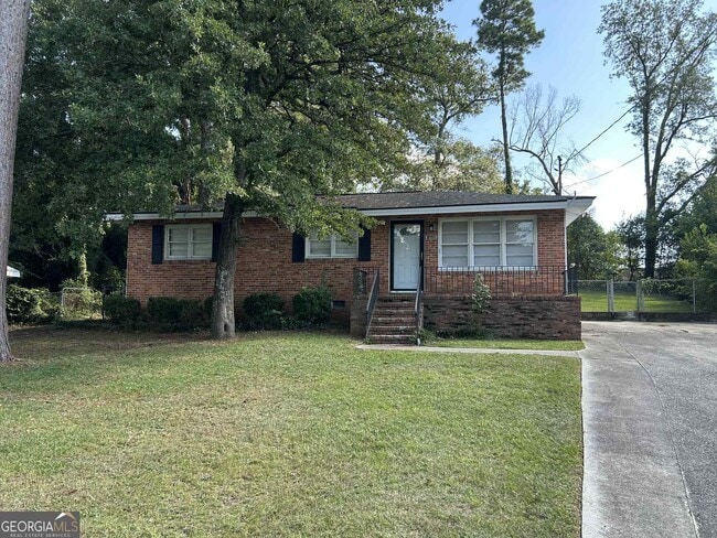 property at 1548 Cambridge Dr