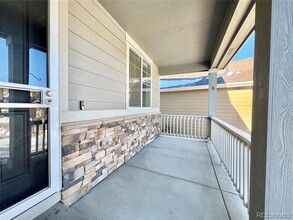 4825 S Versailles St in Aurora, CO - Foto de edificio - Building Photo