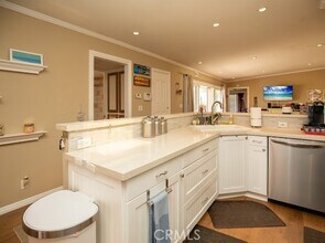 1903 Alsuna Ln in Huntington Beach, CA - Building Photo - Building Photo