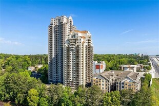 795 Hammond Dr, Unit Apt 1507 in Atlanta, GA - Building Photo