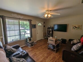 1514 Glencrest Dr in Austin, TX - Building Photo - Building Photo